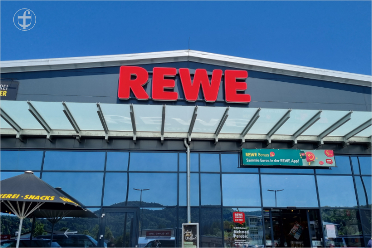 Eingangsbereich REWE von Daniela Joss