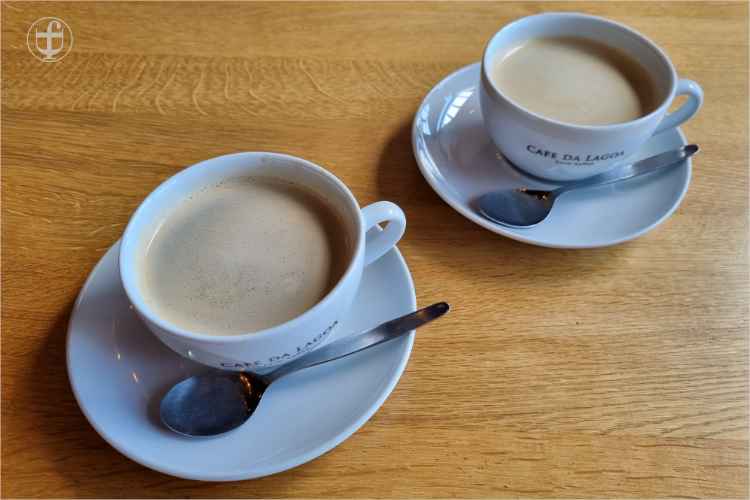 Zwei Kaffeetassen von Daniela Joss