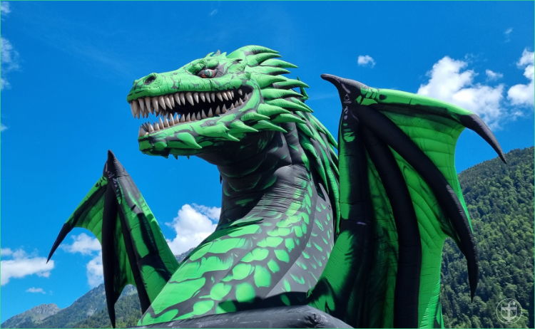 Grosser grüner Greenfield Stoff-Drache.