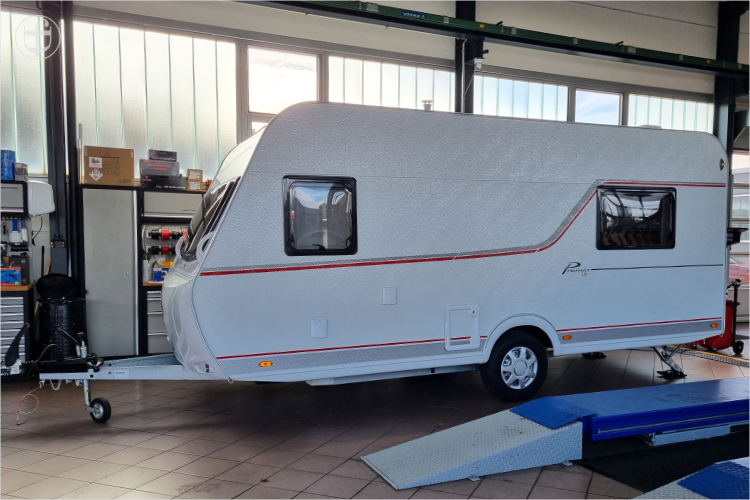 Wohnwagen, Seitenansicht von Daniela Joss